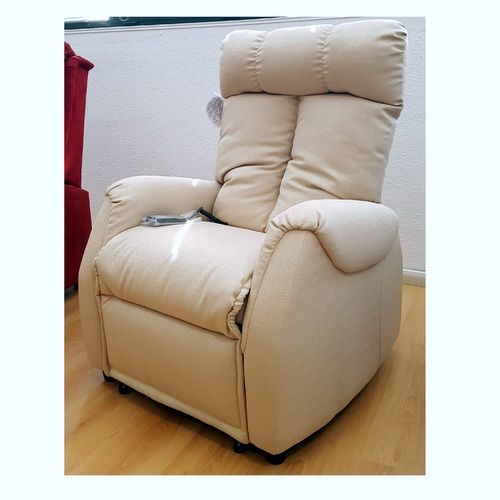 Coppia di poltrone Relax manuali beige in microfibra usati per 300 EUR su  Elx/Elche su WALLAPOP